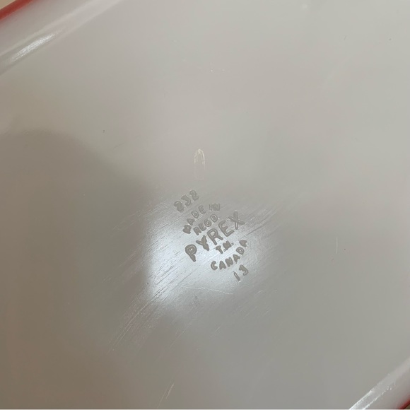 Vintage Pyrex Flamingo pink 232 2Q baking pan - Picture 4 of 7